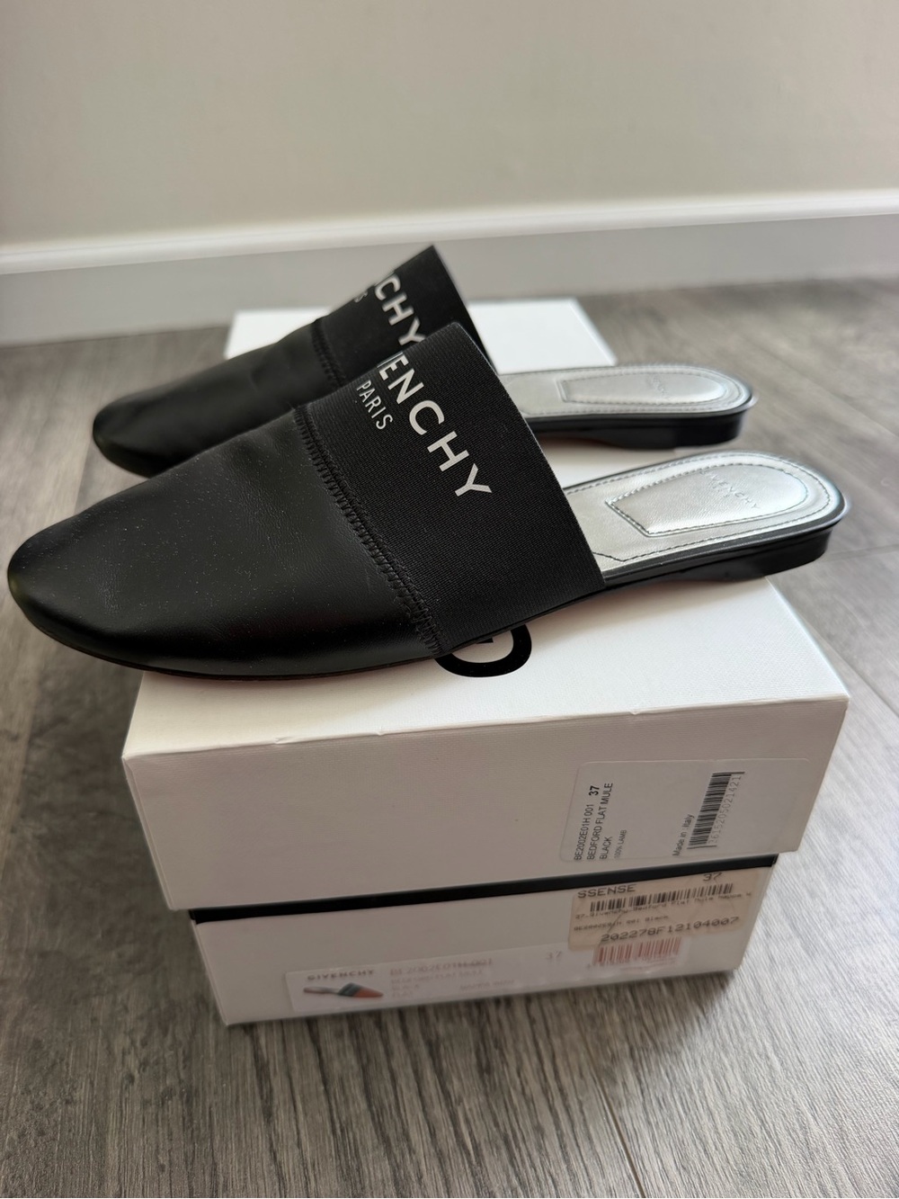 Givenchy Bedford Flat Mules – Black – Size 37